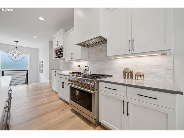 14692 Sw 148TH Ter, Portland, OR 97224