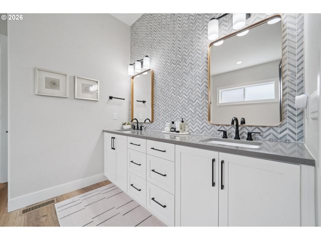 14692 Sw 148TH Ter, Portland, OR 97224