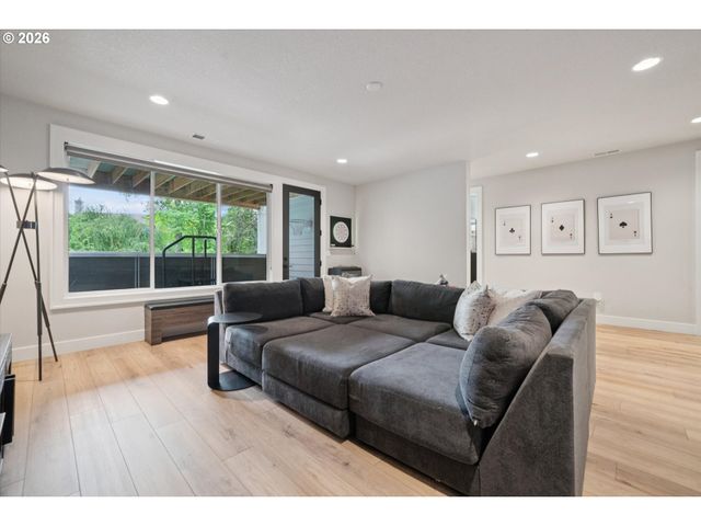 14692 Sw 148TH Ter, Portland, OR 97224