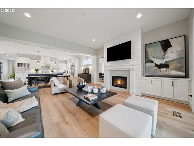 14692 Sw 148TH Ter, Portland, OR 97224