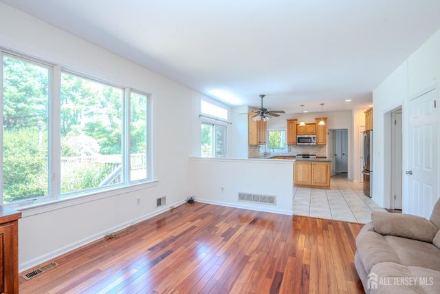 32 W Kincaid Drive, West Windsor, NJ 08550