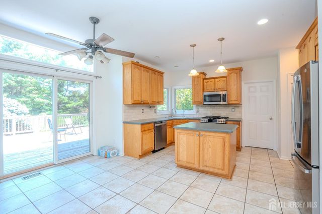 32 W Kincaid Drive, West Windsor, NJ 08550