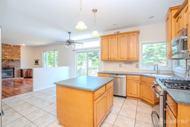 32 W Kincaid Drive, West Windsor, NJ 08550
