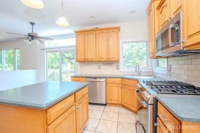 32 W Kincaid Drive, West Windsor, NJ 08550