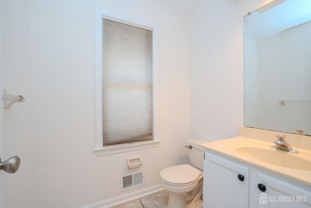 32 W Kincaid Drive, West Windsor, NJ 08550