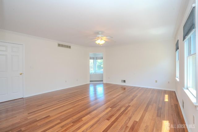 32 W Kincaid Drive, West Windsor, NJ 08550