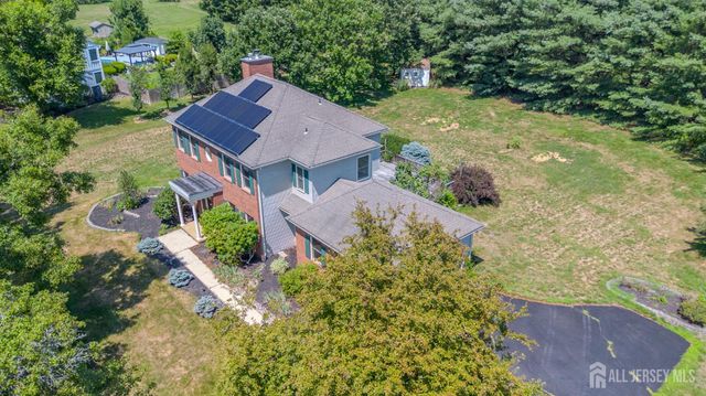 32 W Kincaid Drive, West Windsor, NJ 08550