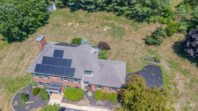 32 W Kincaid Drive, West Windsor, NJ 08550
