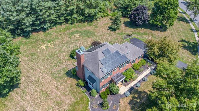 32 W Kincaid Drive, West Windsor, NJ 08550
