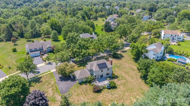 32 W Kincaid Drive, West Windsor, NJ 08550