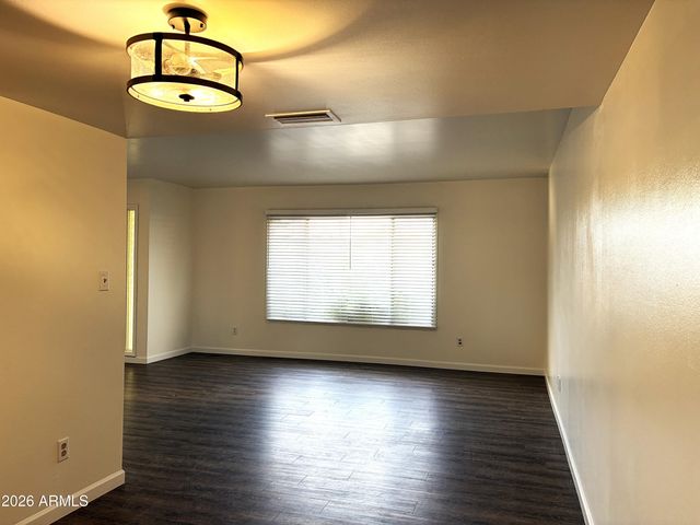 3431 W ACOMA Drive, Phoenix, AZ 85053
