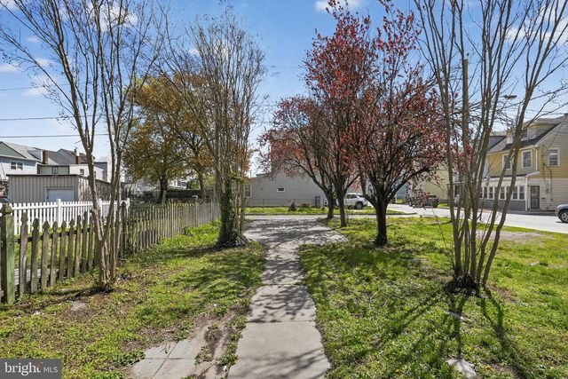 122 N KING STREET, Gloucester City, NJ 08030