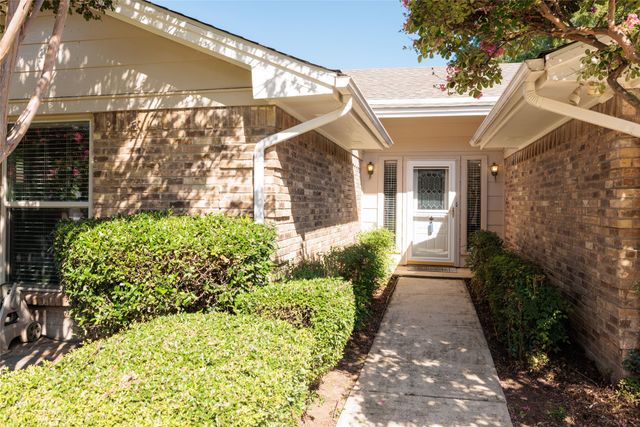 5 Llano Drive, Trophy Club, TX 76262