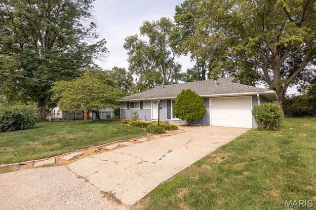 1205 Salem Drive, Belleville, IL 62221