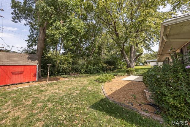 1205 Salem Drive, Belleville, IL 62221