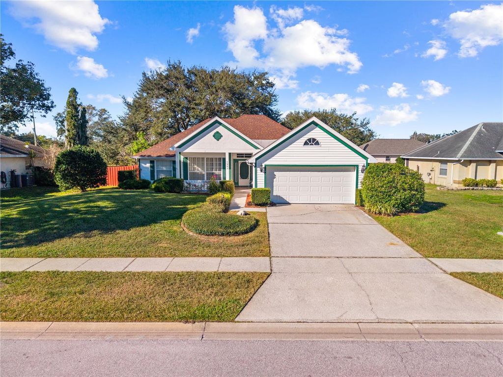 Image 2 of property listing at 1902 ASHLEY OAKS COURT, St Cloud, FL 34771