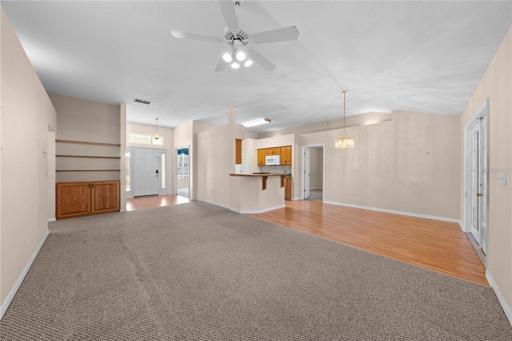 Image 15 of property listing at 1902 ASHLEY OAKS COURT, St Cloud, FL 34771