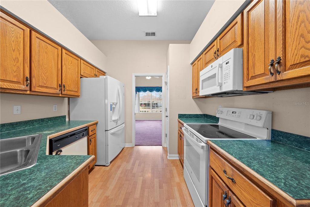 Image 22 of property listing at 1902 ASHLEY OAKS COURT, St Cloud, FL 34771