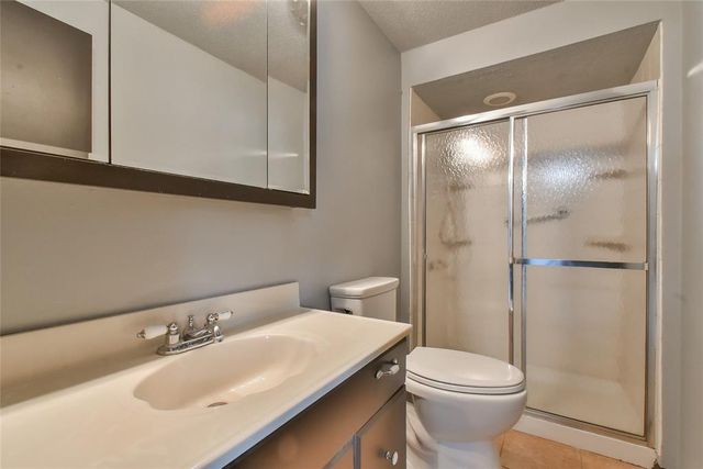 3900 Overland Drive, Del City, OK 73115