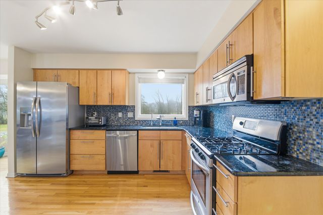 1380 S Hidden Creek Drive, Saline, MI 48176