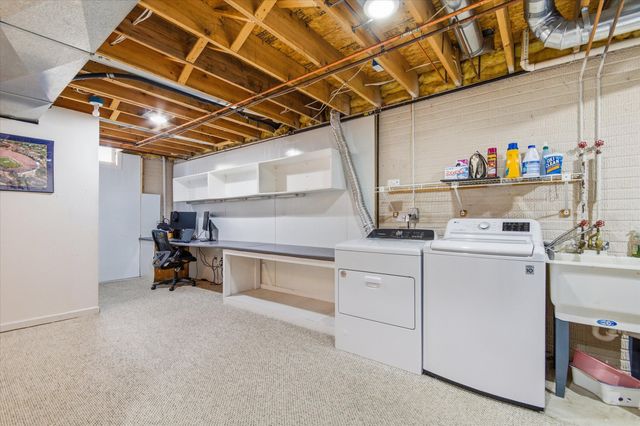 1380 S Hidden Creek Drive, Saline, MI 48176