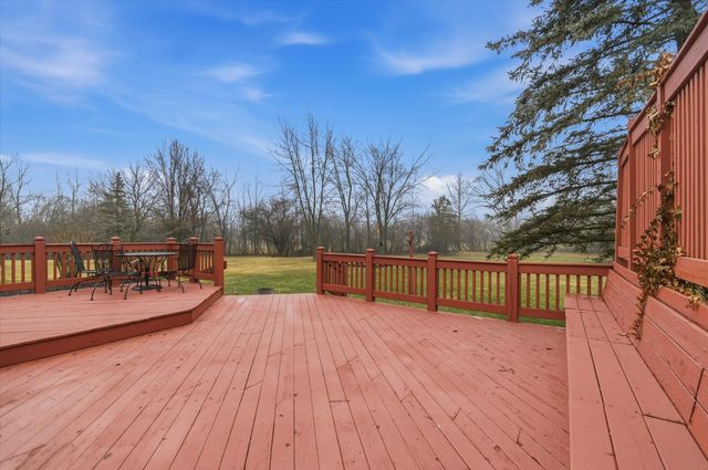 1380 S Hidden Creek Drive, Saline, MI 48176