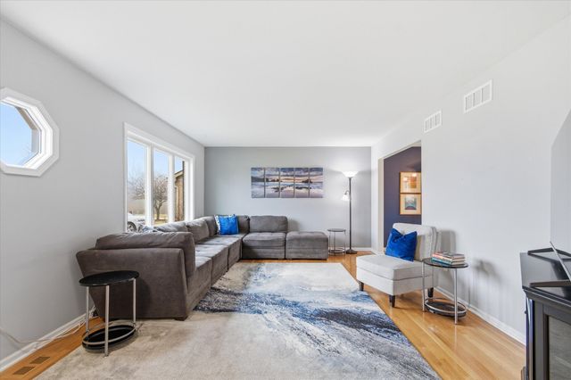 1380 S Hidden Creek Drive, Saline, MI 48176