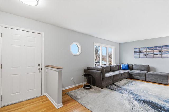 1380 S Hidden Creek Drive, Saline, MI 48176