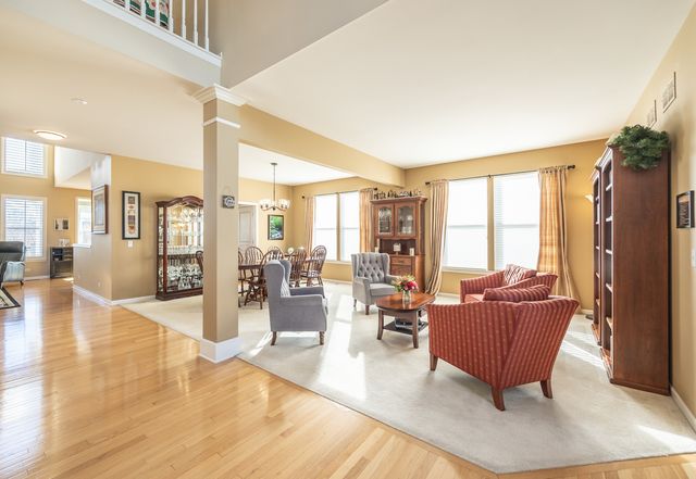 2737 Winton Court, Dundee, IL 60118