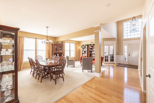 2737 Winton Court, Dundee, IL 60118