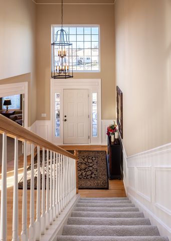 2737 Winton Court, Dundee, IL 60118