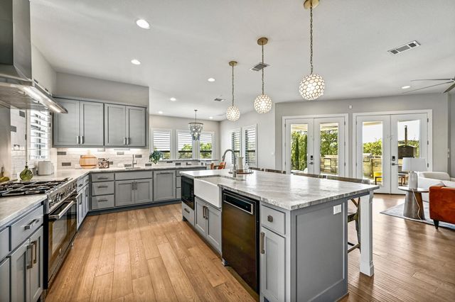 105 Willow Hill DR, Georgetown, TX 78633