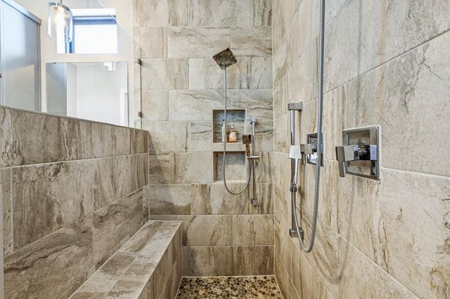 105 Willow Hill DR, Georgetown, TX 78633