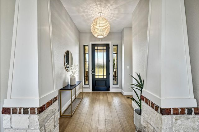 105 Willow Hill DR, Georgetown, TX 78633