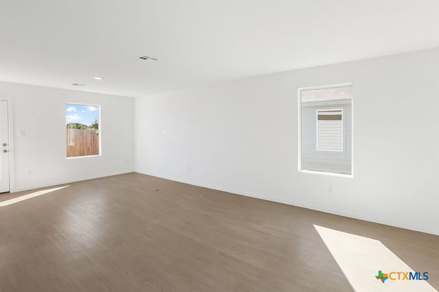 316 Alligator Creek, Seguin, TX 78155