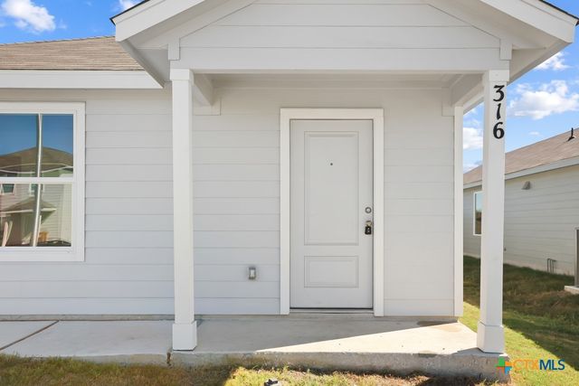 316 Alligator Creek, Seguin, TX 78155