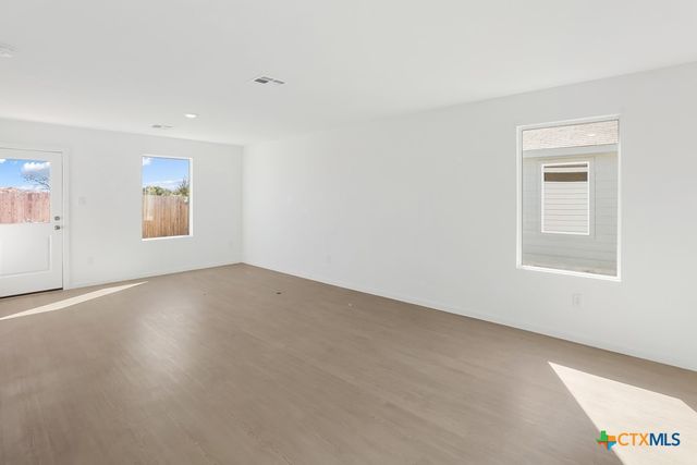 316 Alligator Creek, Seguin, TX 78155