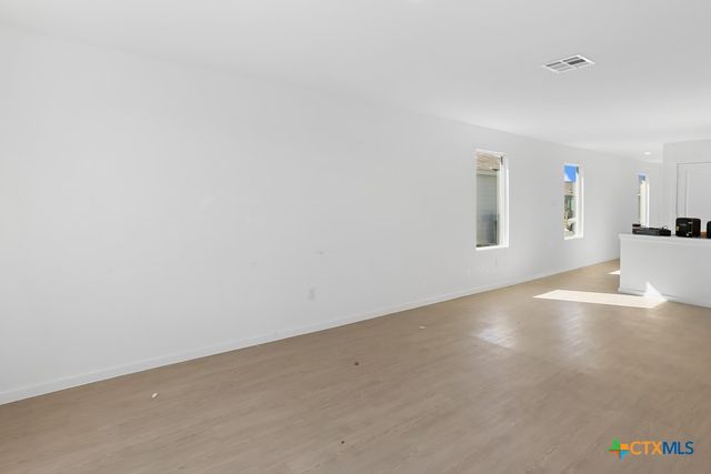 316 Alligator Creek, Seguin, TX 78155