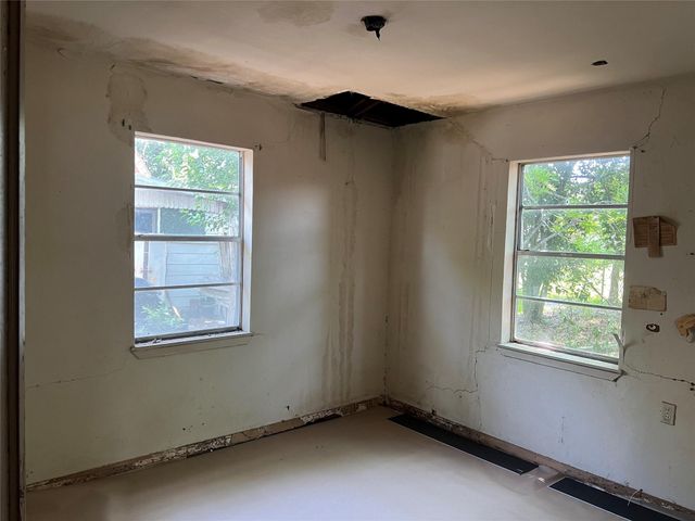 10338 Wiggins Street, Houston, TX 77029