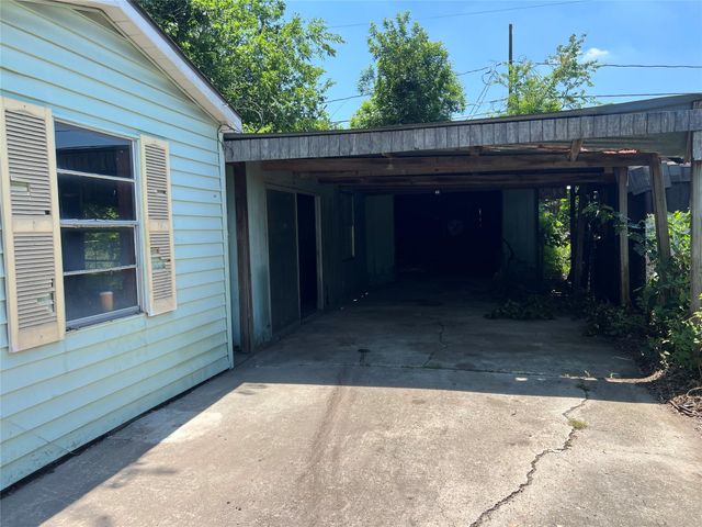 10338 Wiggins Street, Houston, TX 77029