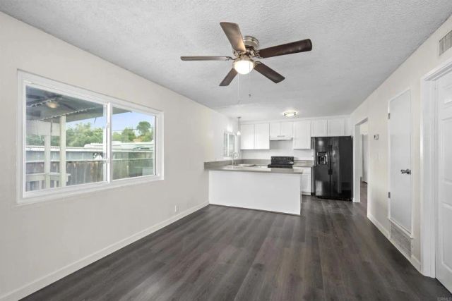 8809 Los Coches Rd, Lakeside, CA 92040