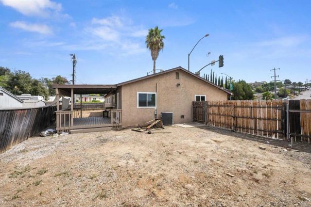 8809 Los Coches Rd, Lakeside, CA 92040