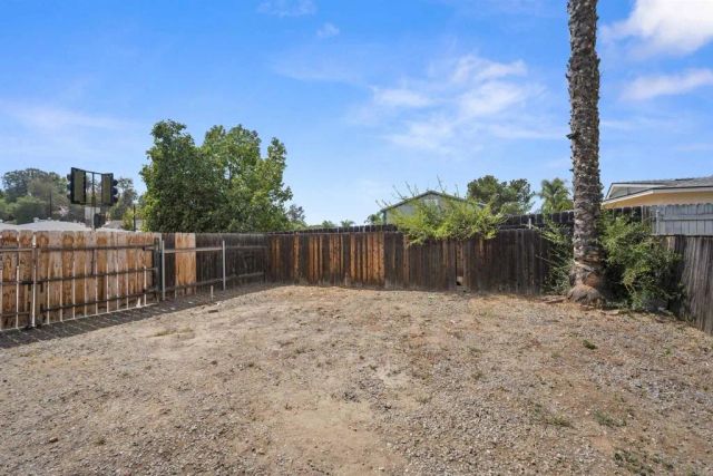 8809 Los Coches Rd, Lakeside, CA 92040