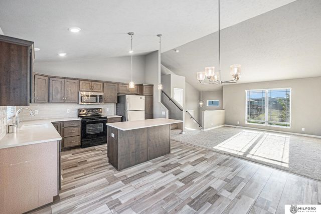7914 N 113th Avenue, Omaha, NE 68142