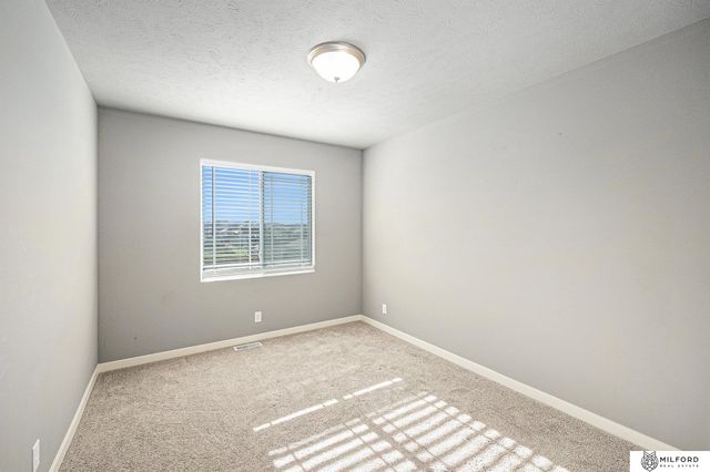 7914 N 113th Avenue, Omaha, NE 68142