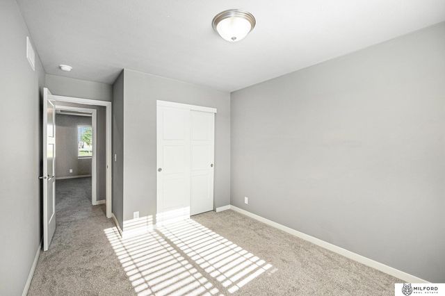7914 N 113th Avenue, Omaha, NE 68142
