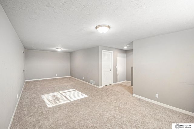 7914 N 113th Avenue, Omaha, NE 68142