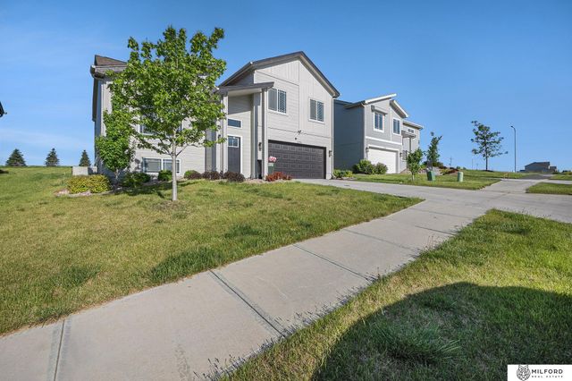 7914 N 113th Avenue, Omaha, NE 68142