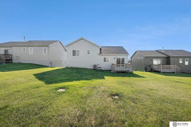 7914 N 113th Avenue, Omaha, NE 68142