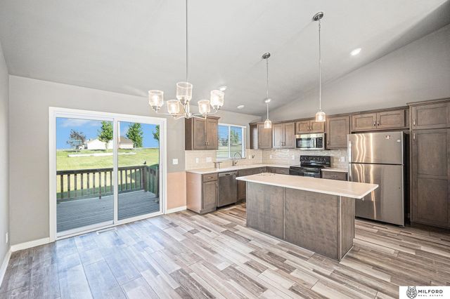 7914 N 113th Avenue, Omaha, NE 68142